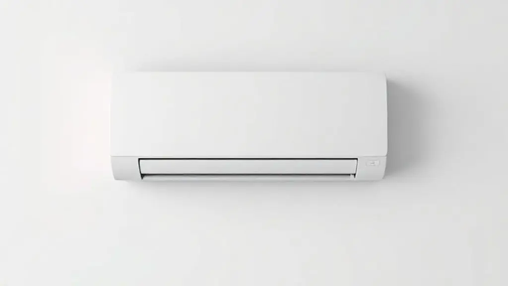 Ar-condicionado split moderno instalado em uma parede neutra, com o display de luz desligado, demonstrando como apagar a luz do aparelho para dormir.